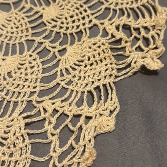 Vintage Beige Crochet Doily Table Topper 24” Round - Picture 4 of 8